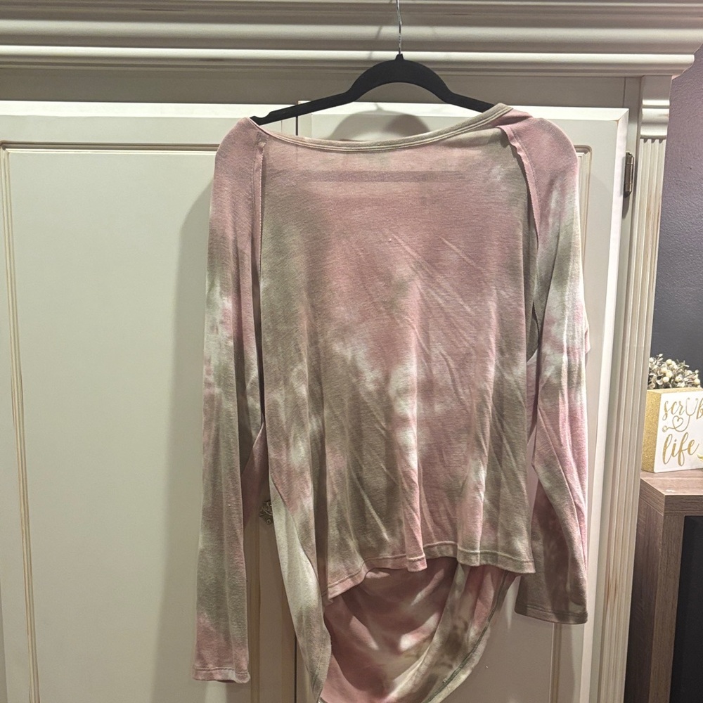 Women's Tie-Dye Long Sleeve Top NWT